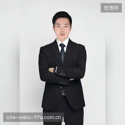 侯旭榕